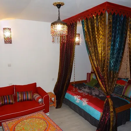 La Fontenelle D'hotes Bed & Breakfast