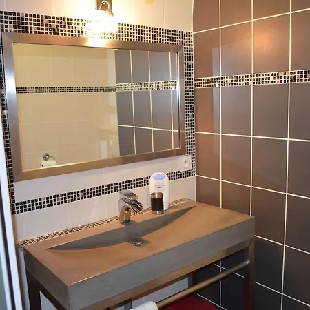 La Fontenelle D'hotes Bed & Breakfast 3*